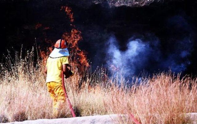 Tarım Arazilerinde Çıkan Yangın Bodrumluları Korkuttu