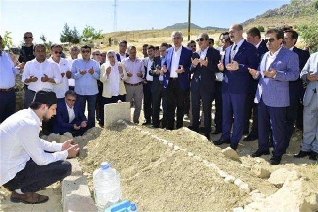 Silahlı Saldırıda &Ouml;ld&uuml;r&uuml;len Ak Parti Lice İl&ccedil;e Başkan Yardımcısı Mercan Toprağa Verildi (2) 1