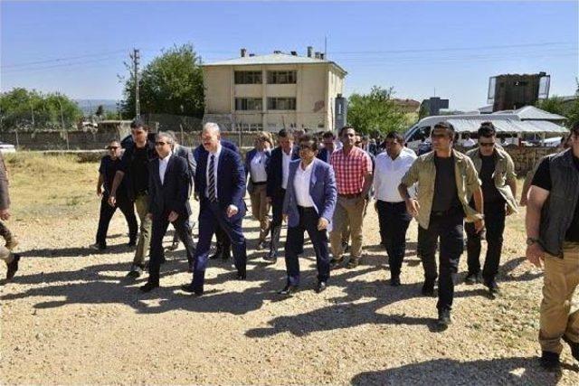 Silahlı Saldırıda &Ouml;ld&uuml;r&uuml;len Ak Parti Lice İl&ccedil;e Başkan Yardımcısı Mercan Toprağa Verildi (2) 3