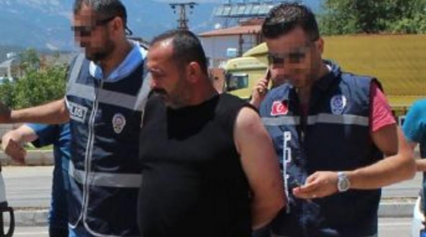 İ&ccedil;ki I&ccedil;mesine Kızan Eşini &Ouml;ld&uuml;rd&uuml;