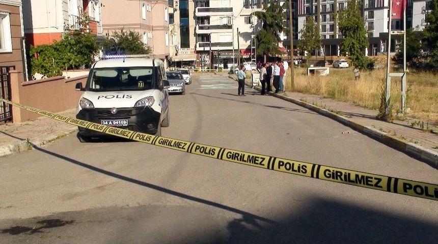 Pendik&rsquo;te Silahlı &Ccedil;atışma: 3 Yaralı