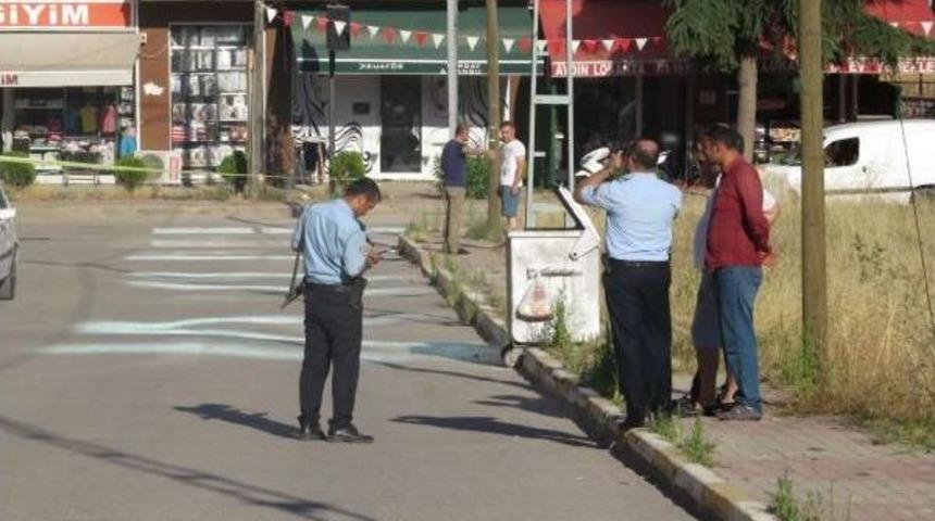 Pendik'te Film Sahnelerini Aratmayan &Ccedil;atışma Anı : 3 Yaralı
