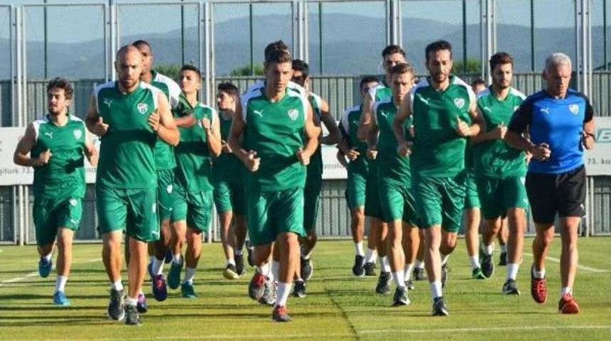 Bursaspor, Sahaya Eksik Indi