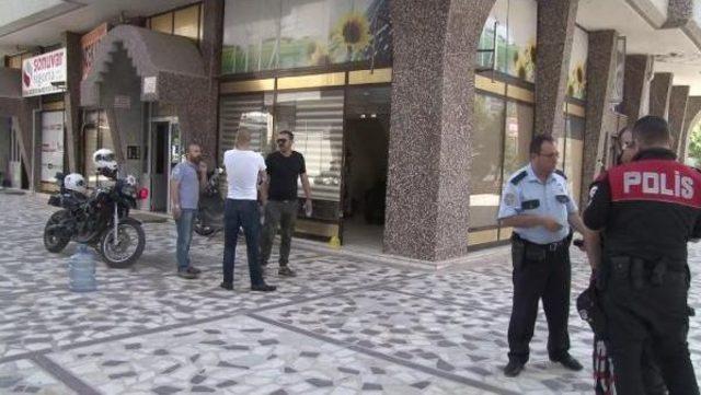 &Ccedil;ocuklarını Tokatlayan Komşusunu Bacağından Vurdu 1