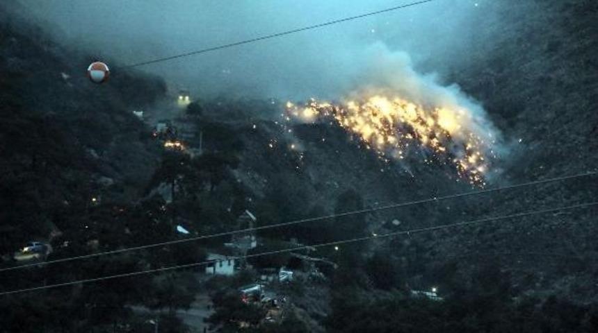 Bodrum &Ccedil;&ouml;pl&uuml;ğ&uuml;nde Başlayan Yangın, Ormana Sı&ccedil;radı (2)