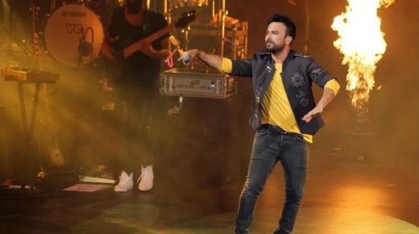 Tarkan'dan 'a&ccedil;ıkhava'da Muhteşem Konser