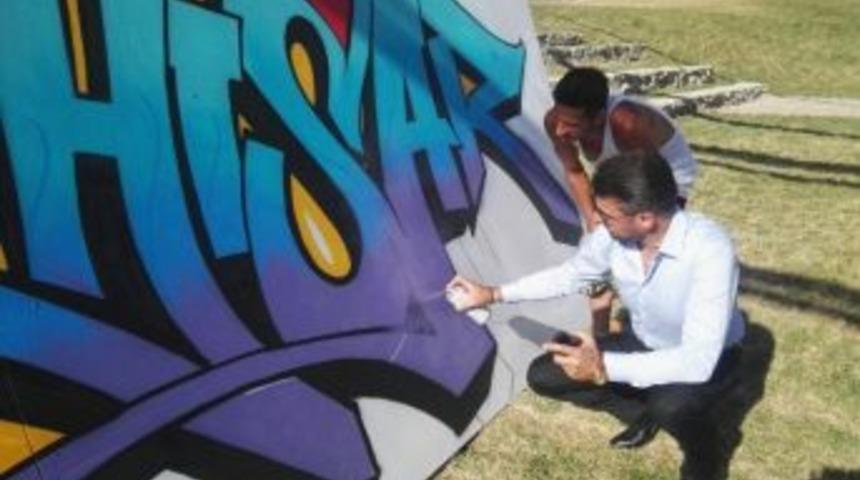 Başkan Yüzügüllü’den Graffiti Şovu