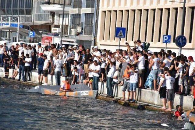 Kartondan Tekne Yarışmasında Ilginç Görüntüler