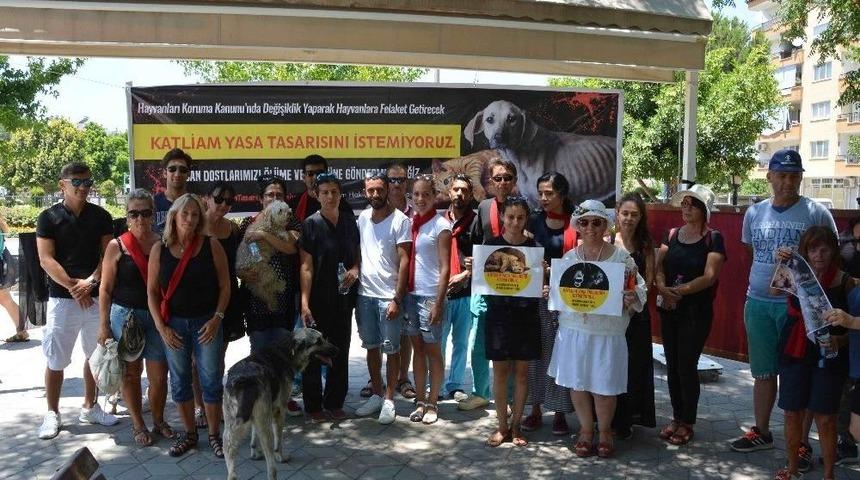 Ortaca&rsquo;da Hayvanseverlerden Eylem