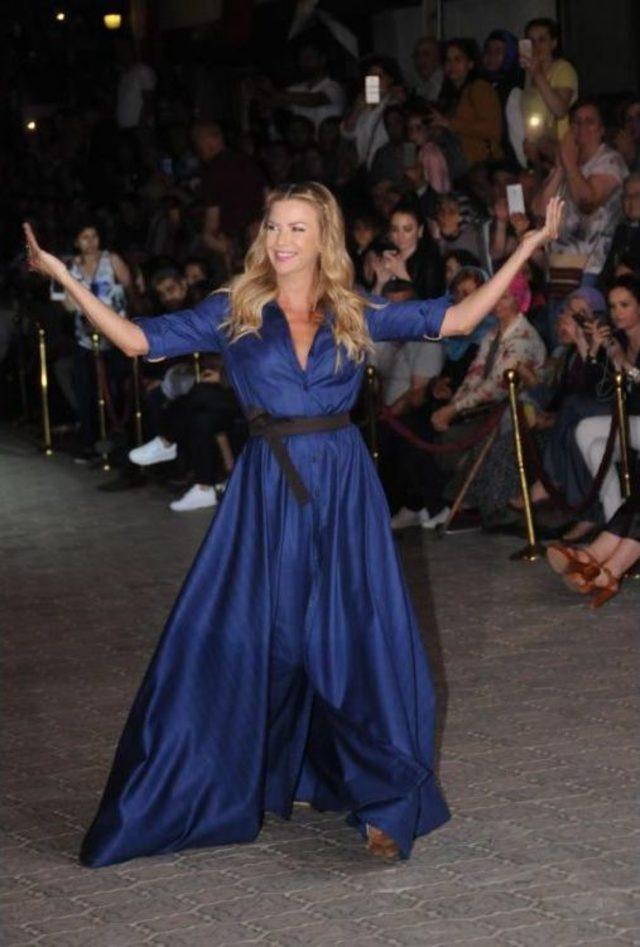 Tamzara Dokumasına İvana Sert Defileli Tanıtım 1