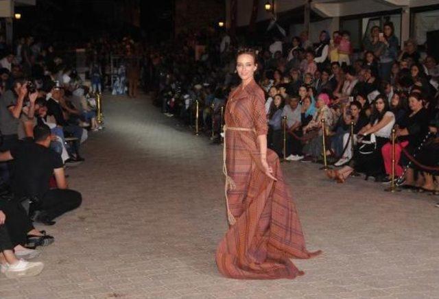 Tamzara Dokumasına İvana Sert Defileli Tanıtım 3