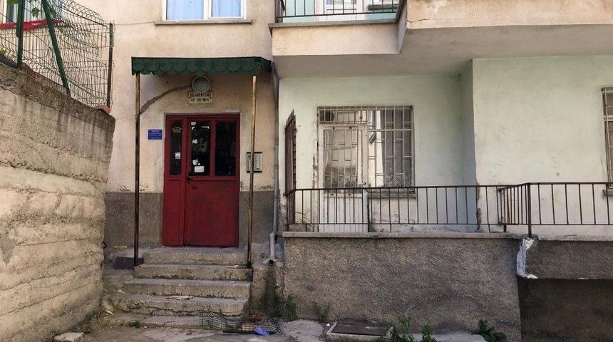 8. Kattan D&uuml;şen Kadın Hayatını Kaybetti