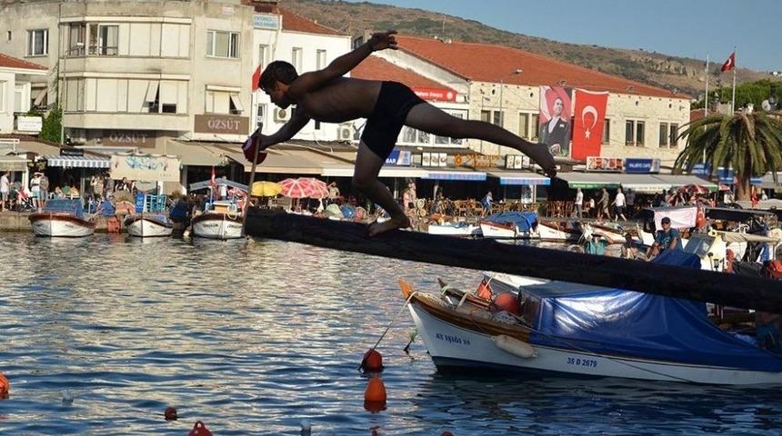 Fo&ccedil;a&rsquo;da Kabotaj Ve Denizcilik Bayramı Coşkusu