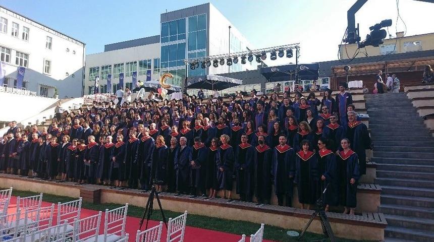 Ted&uuml; Mezunları Kep Attı