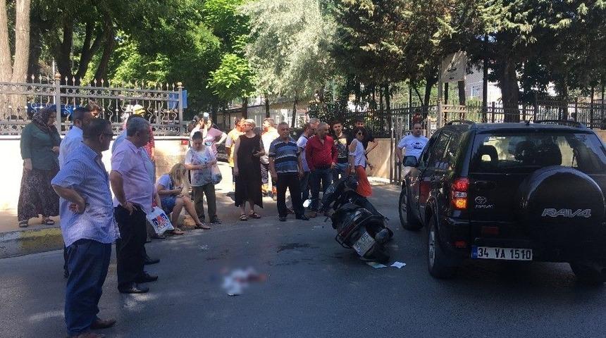 Kasksız Motosiklet S&uuml;r&uuml;c&uuml;s&uuml; Başından Ağır Şekilde Yaralandı