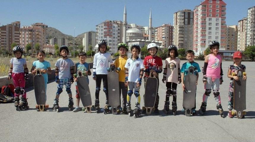 (&ouml;zel Haber) Geleceğin Kayak&ccedil;ıları Asfaltta Yetişiyor