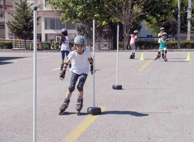 (özel Haber) Geleceğin Kayakçıları Asfaltta Yetişiyor