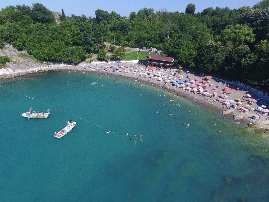 Ak&ccedil;akoca&rsquo;da Plajlar Tıklım Tıklım