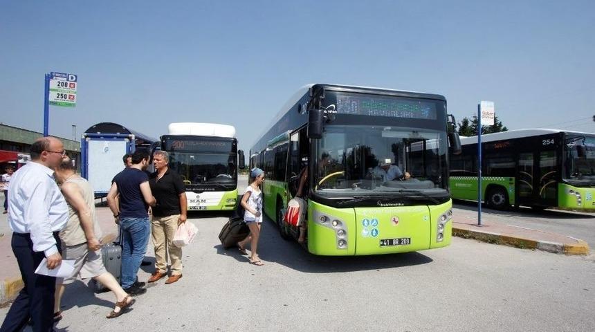 Bu Otob&uuml;s Hattı Kocaelileri D&uuml;nyaya Ulaştırıyor