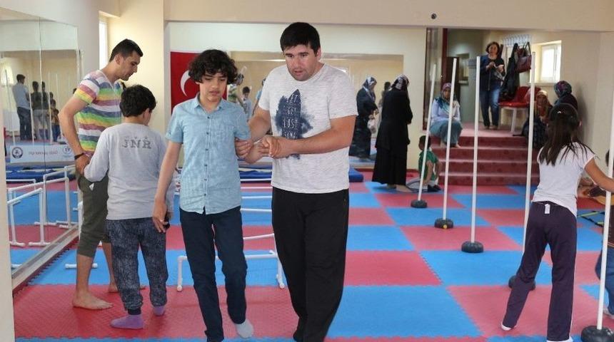 Karaman&rsquo;da Otizmli &Ccedil;ocuklar Sporla Hayata Bağlanıyor