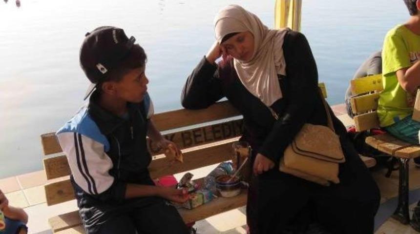 K&uuml;&ccedil;&uuml;kkuyu'da 41 Ka&ccedil;ak Yakalandı