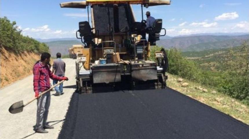 Gen&ccedil;&rsquo;te K&ouml;y Yolları Sıcak Asfaltla Kaplandı