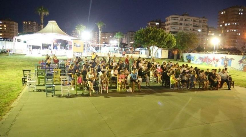 Mezitli&rsquo;de Yazlık Sinema Keyfi