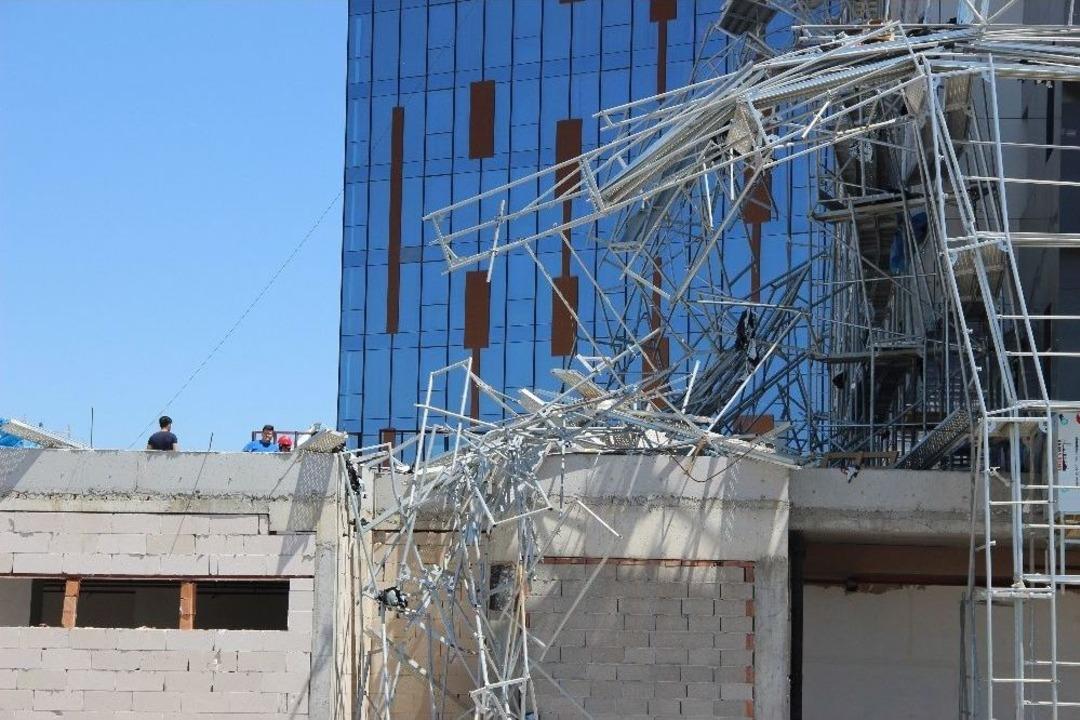 Konya&rsquo;da İnşaat İskelesi &Ccedil;&ouml;kt&uuml;: 1 &Ouml;l&uuml;