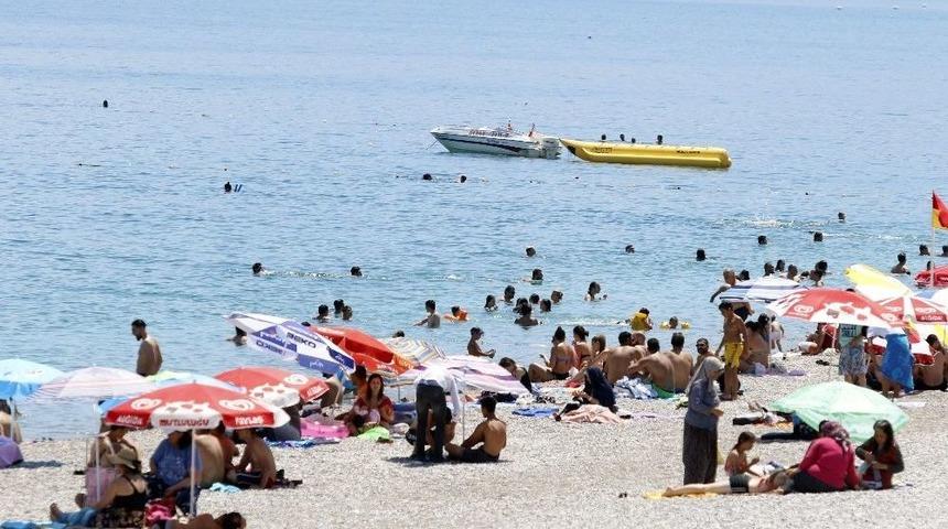 Antalya&rsquo;da Hava Sıcaklığı Son 88 Yılın Rekorunu Kırdı
