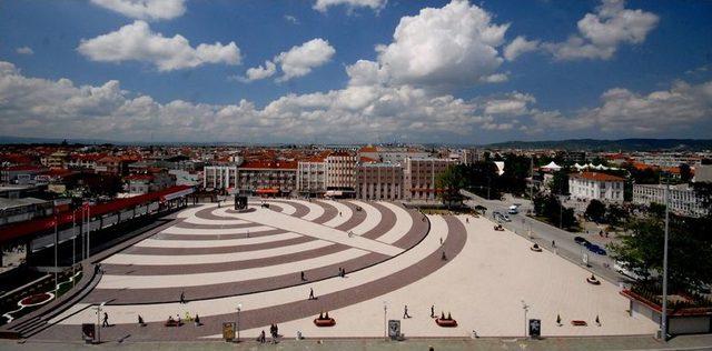 Başkan Toçoğlu: “meydanlar Şehrin Ruhunu Yansıtır” 1