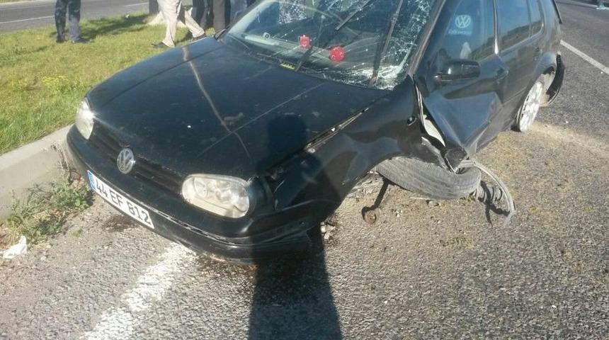 Takla Atan Otomobilin S&uuml;r&uuml;c&uuml;s&uuml; Yaralandı