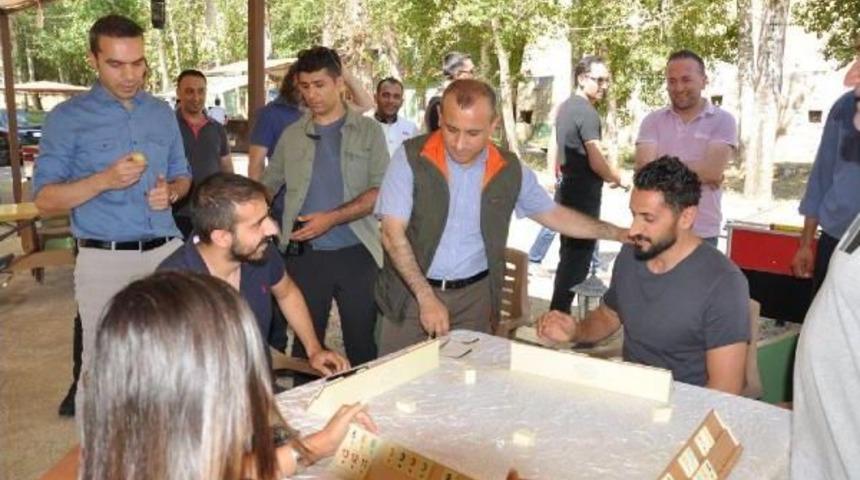 Tunceli'nin Yeni Valisi, &Ouml;nce Şehit Ailelerini Ve G&uuml;venlik G&uuml;&ccedil;lerini Ziyaret Etti