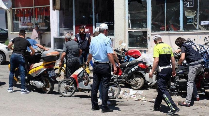 Motosiklet S&uuml;r&uuml;c&uuml;lerine 123 Bin Lira Para Cezası