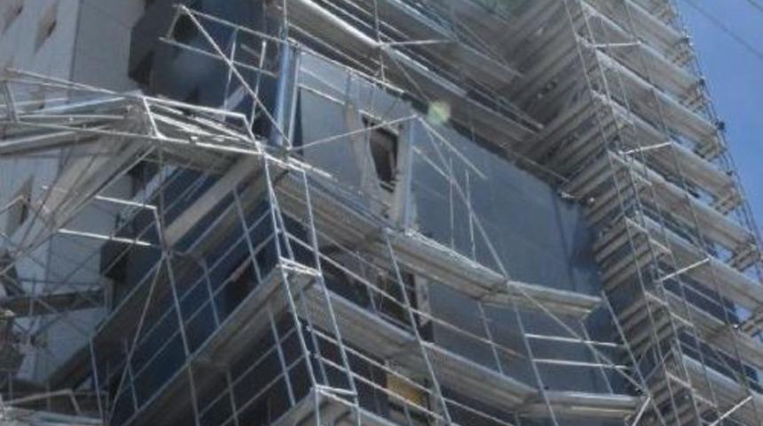 İnşaat Iskelesi &Ccedil;&ouml;kt&uuml;, 1 Iş&ccedil;i &Ouml;ld&uuml;