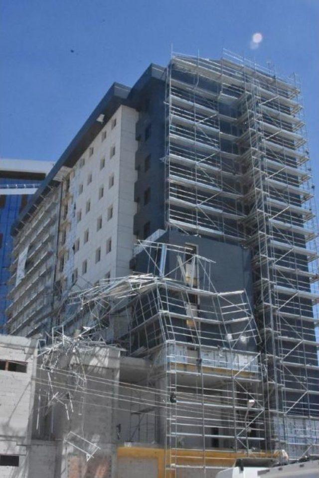 İnşaat Iskelesi &Ccedil;&ouml;kt&uuml;, 1 Iş&ccedil;i &Ouml;ld&uuml; 1