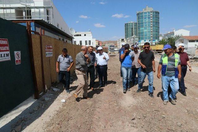 Başkan Yazgı, Alt Geçit Yapılacak Bölgedeki Esnaflarla Görüştü