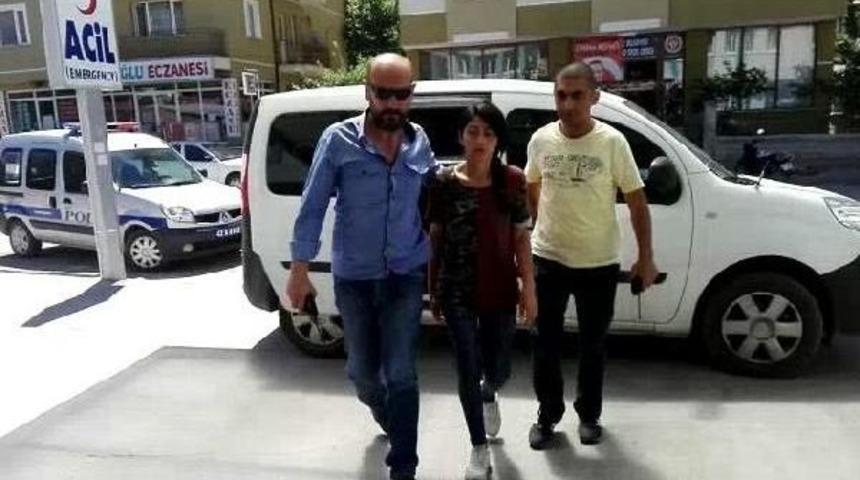 Kendisini Aldatan Kocasını Bı&ccedil;aklayarak &Ouml;ld&uuml;rd&uuml; (2)