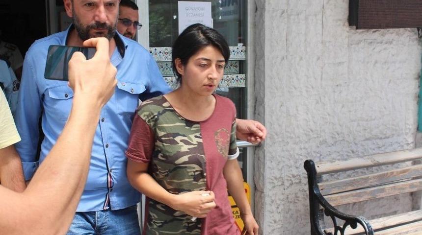 Eşini Kalbinden Bı&ccedil;aklayan Kadın Adliyeye Sevk Edildi