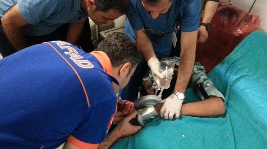 Van&rsquo;da Parmağına Y&uuml;z&uuml;k Sıkışan Gencin İmdadına Afad Ekipleri Yetişti