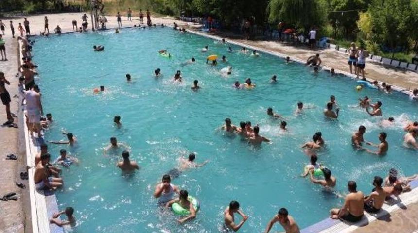 Serinlemek I&ccedil;in 20 Kilometre Yol Gidiyorlar