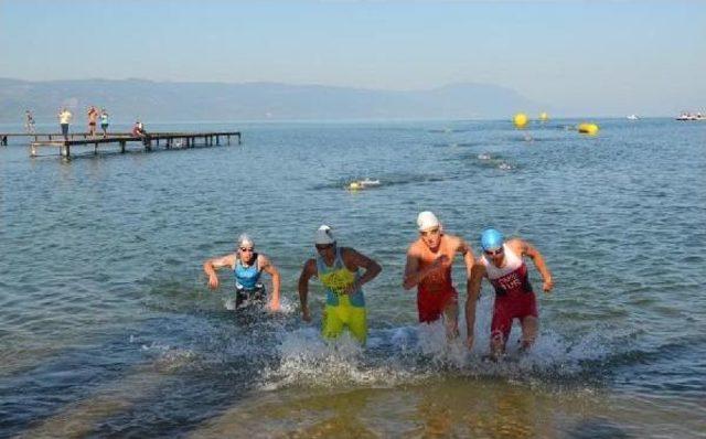 İznik Triatlon Yarışları'na Büyük Ilgi