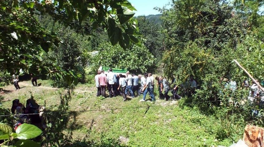 Oynadıkları Silahın Ateş Almasıyla &Ouml;len İki &Ccedil;ocuk Toprağa Verildi