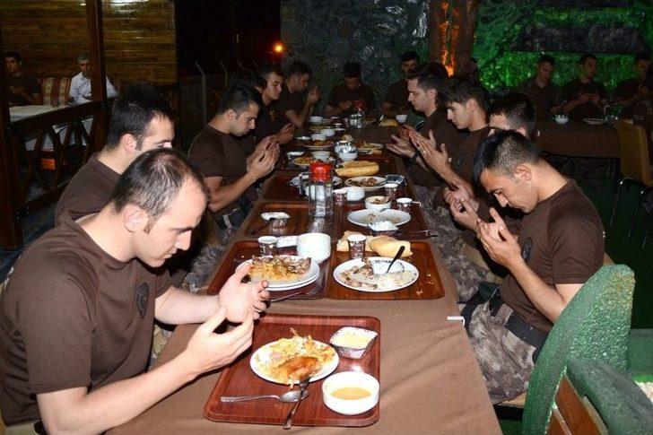 Emniyet Genel Müdür Yardımcısı Ve Özel Harekât Daire Başkanından Taziye Ziyareti G5