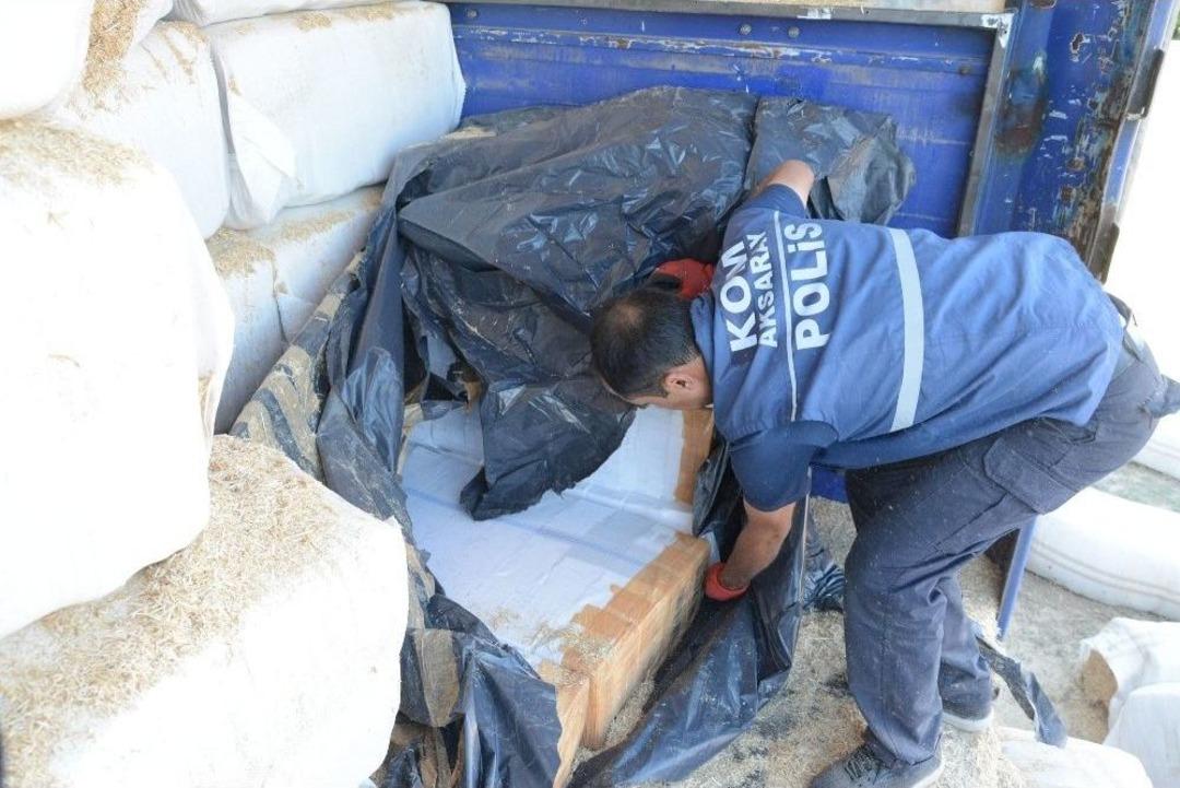 Samanların İ&ccedil;inden 50 Bin Paket Ka&ccedil;ak Sigara &Ccedil;ıktı