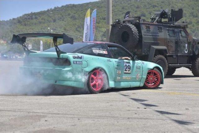 Modifiye Ara&ccedil;lar Festivalde 1