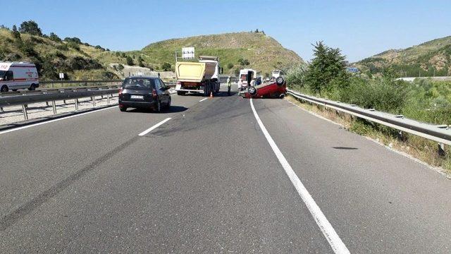 Otomobil Takla Attı: 3 Yaralı 1