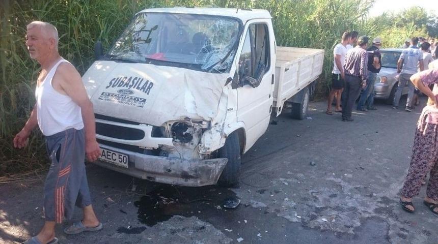 Kamyonet İle Motosiklet &Ccedil;arpıştı: 2 &Ouml;l&uuml;