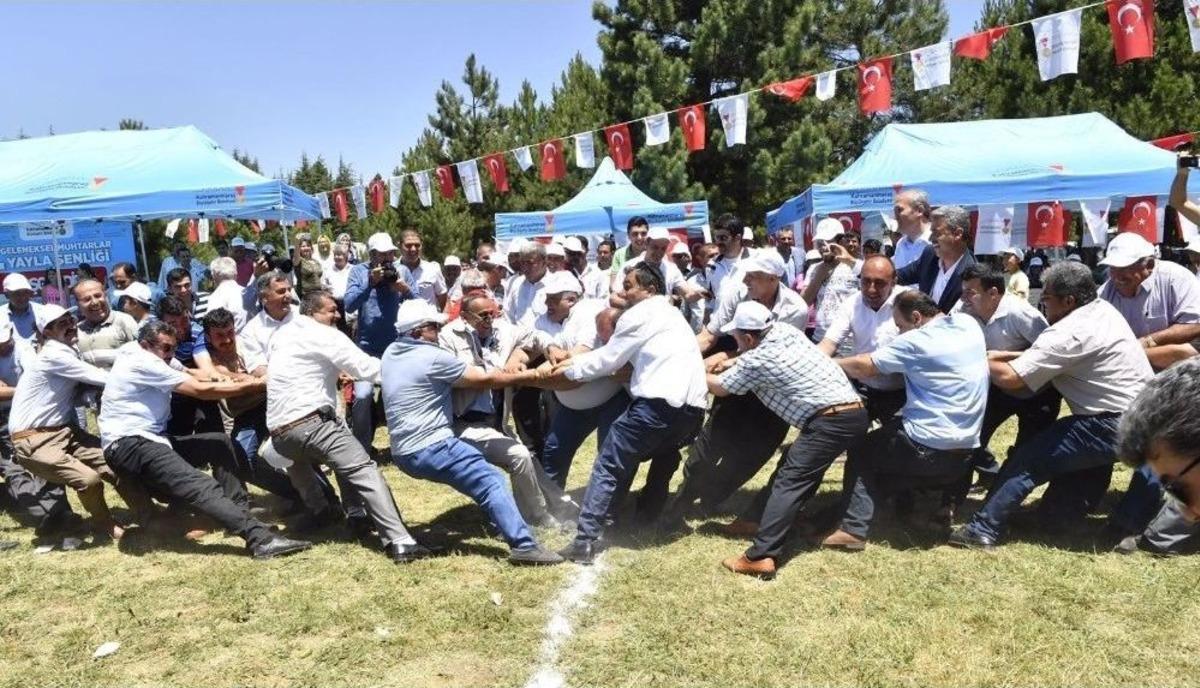 Muhtarlar &Ccedil;ocuklar Gibi Eğlendi