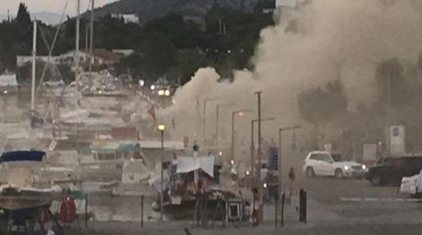 Kuşadası'nda Yat Yangını