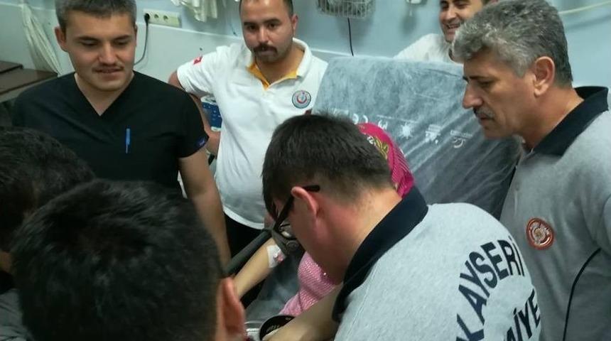 Elini Kıyma Makinesine Kaptıran Kadını İtfaiye Ekipleri Kurtardı